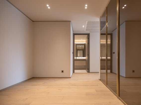 ให้เช่าคอนโดวิทยุ ชิดลม หลังสวน : Tonson One Residence: 2bed 2bath + powder room 118sqm 170,000/mth Am: 0656199198