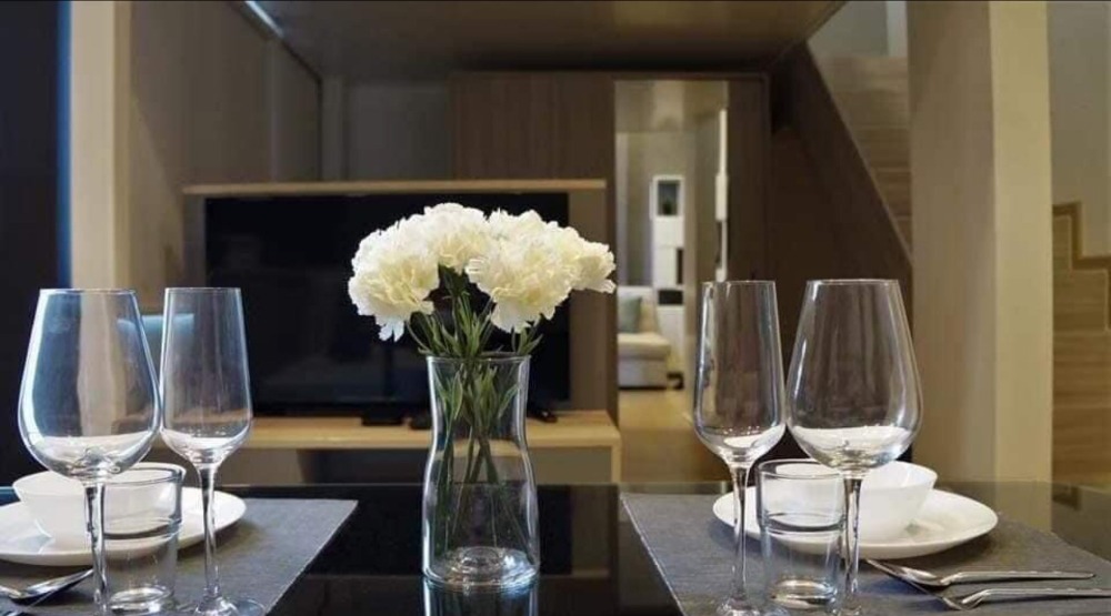 ขายคอนโดพระราม 9 เพชรบุรีตัดใหม่ RCA : S-CRA105 ชีวาทัย อโศก 31 ตรม. ชั้น 11 สองชั้น แต่งครบ 4.9 ล้าน 064-959-8900