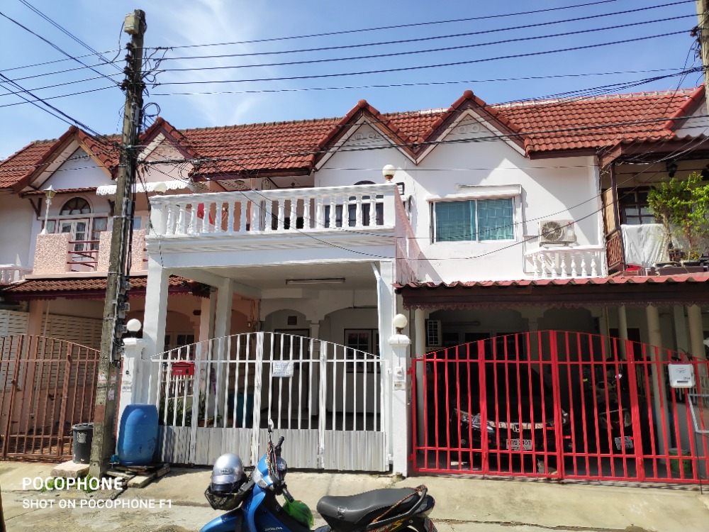 For RentTownhomeChokchai 4, Ladprao 71, Ladprao 48, : Townhouse for rent, Lat Phrao 81, 2 floors, 21 sq m, area 120 sq m., 3 bedrooms, 2 bathrooms, convenient travel.