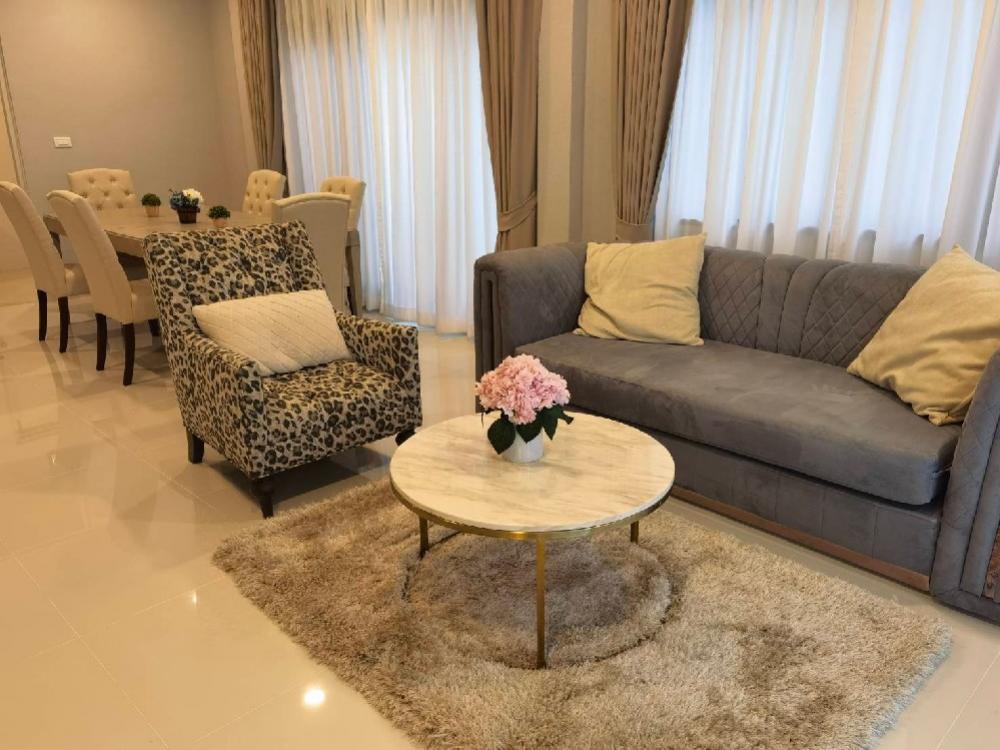 For RentHouseLadkrabang, Suwannaphum Airport : 🌺The Centro Bangna, great location, near Mega Bangna and many international schools such as ConcordianInternational School, only 1 km away, BerkleyInternational School, American internationalschool. Furniture, new house