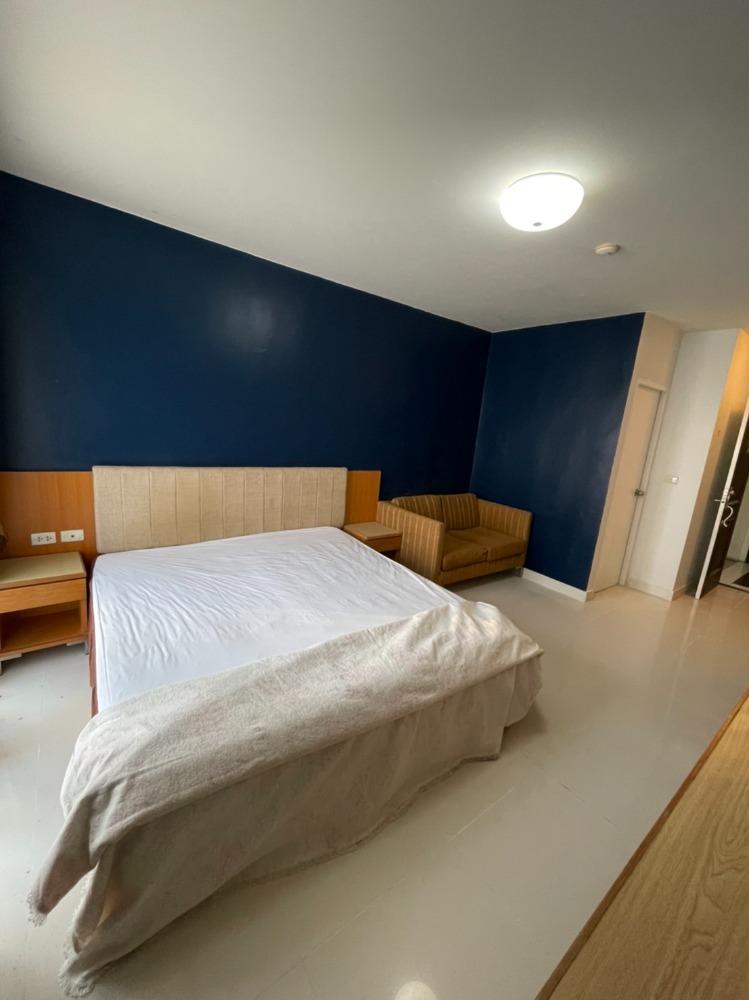 For RentCondoRama9, Petchburi, RCA : For rent: I House Laguna RCA, 7th floor, Building D, corner room (with washing machine)