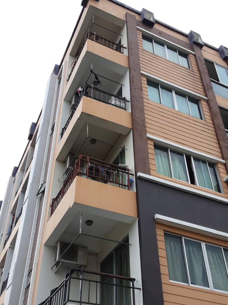 For SaleHotel&Apartment BusinessLadprao, Central Ladprao : Urgent sale!!! 5-story apartment, good location (almost full room), next to Rattana Bundit University, area 132 square meters, price 43 million baht (the owner is selling it himself, can negotiate)