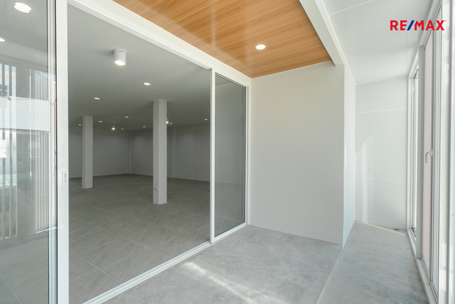 ขายอาคารพาณิชย์สุขุมวิท อโศก ทองหล่อ : ขาย/เช่า ตึกแถวรีโนเวทใหม่ เป็นสำนักงานพร้อมที่อยู่อาศัย ซอยอ่อนนุช70/1, สุขุมวิท77, ประเวศ 57, กรุงเทพ