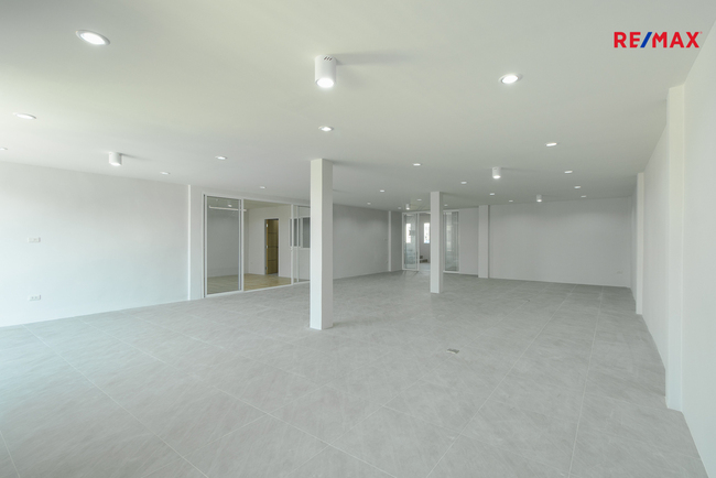 ขายอาคารพาณิชย์สุขุมวิท อโศก ทองหล่อ : ขาย/เช่า ตึกแถวรีโนเวทใหม่ เป็นสำนักงานพร้อมที่อยู่อาศัย ซอยอ่อนนุช70/1, สุขุมวิท77, ประเวศ 57, กรุงเทพ