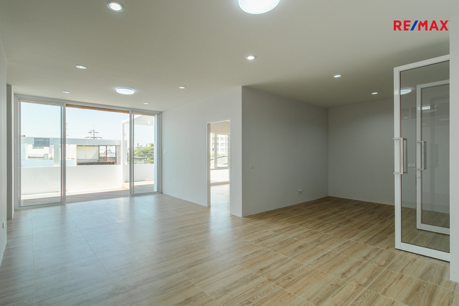 ขายอาคารพาณิชย์สุขุมวิท อโศก ทองหล่อ : ขาย/เช่า ตึกแถวรีโนเวทใหม่ เป็นสำนักงานพร้อมที่อยู่อาศัย ซอยอ่อนนุช70/1, สุขุมวิท77, ประเวศ 57, กรุงเทพ