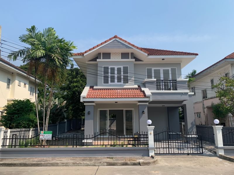 For SaleHouseMin Buri, Romklao : 🔥Sale at promotional price🔥 2-story detached house, area 55.1, Krisada Nakhon Village, 25 Soi Pracha Ruamjai 31. The house has 3 bedrooms, 2 bathrooms.