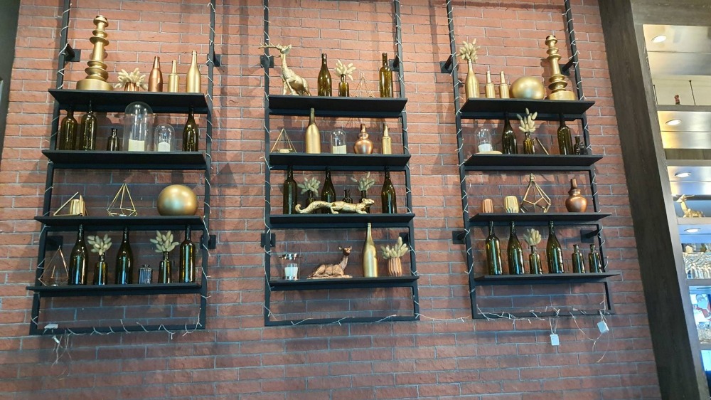 ขายกิจการโรงแรม & กิจการอพาร์ตเมนต์ลาดพร้าว เซ็นทรัลลาดพร้าว : ขายโรงแรม 3 ดาว ใจกลางเมือง ใกล้ 5 แยกลาดพร้าว สวนจตุจักร เซ็นทรัลลาดพร้าว ปัจจุบันเปิดบริการอยู่ ลูกค้าต่างชาติและคนไทย โรงแรมแวดล้อมด้วยออฟฟิศ สำนักงาน ธนาคาร แหล่งชุมชน การเดินทางสะดวก