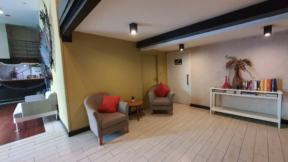 ขายกิจการโรงแรม & กิจการอพาร์ตเมนต์ลาดพร้าว เซ็นทรัลลาดพร้าว : ขายโรงแรม 3 ดาว ใจกลางเมือง ใกล้ 5 แยกลาดพร้าว สวนจตุจักร เซ็นทรัลลาดพร้าว ปัจจุบันเปิดบริการอยู่ ลูกค้าต่างชาติและคนไทย โรงแรมแวดล้อมด้วยออฟฟิศ สำนักงาน ธนาคาร แหล่งชุมชน การเดินทางสะดวก