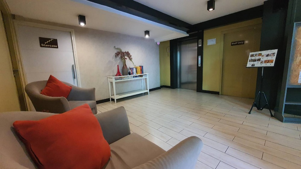 ขายกิจการโรงแรม & กิจการอพาร์ตเมนต์ลาดพร้าว เซ็นทรัลลาดพร้าว : ขายโรงแรม 3 ดาว ใจกลางเมือง ใกล้ 5 แยกลาดพร้าว สวนจตุจักร เซ็นทรัลลาดพร้าว ปัจจุบันเปิดบริการอยู่ ลูกค้าต่างชาติและคนไทย โรงแรมแวดล้อมด้วยออฟฟิศ สำนักงาน ธนาคาร แหล่งชุมชน การเดินทางสะดวก