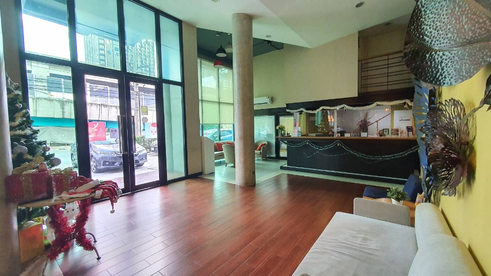 ขายกิจการโรงแรม & กิจการอพาร์ตเมนต์ลาดพร้าว เซ็นทรัลลาดพร้าว : ขายโรงแรม 3 ดาว ใจกลางเมือง ใกล้ 5 แยกลาดพร้าว สวนจตุจักร เซ็นทรัลลาดพร้าว ปัจจุบันเปิดบริการอยู่ ลูกค้าต่างชาติและคนไทย โรงแรมแวดล้อมด้วยออฟฟิศ สำนักงาน ธนาคาร แหล่งชุมชน การเดินทางสะดวก