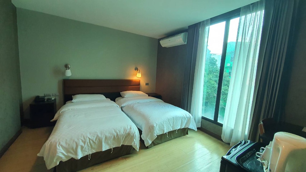 ขายกิจการโรงแรม & กิจการอพาร์ตเมนต์ลาดพร้าว เซ็นทรัลลาดพร้าว : ขายโรงแรม 3 ดาว ใจกลางเมือง ใกล้ 5 แยกลาดพร้าว สวนจตุจักร เซ็นทรัลลาดพร้าว ปัจจุบันเปิดบริการอยู่ ลูกค้าต่างชาติและคนไทย โรงแรมแวดล้อมด้วยออฟฟิศ สำนักงาน ธนาคาร แหล่งชุมชน การเดินทางสะดวก