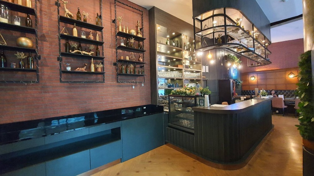 ขายกิจการโรงแรม & กิจการอพาร์ตเมนต์ลาดพร้าว เซ็นทรัลลาดพร้าว : ขายโรงแรม 3 ดาว ใจกลางเมือง ใกล้ 5 แยกลาดพร้าว สวนจตุจักร เซ็นทรัลลาดพร้าว ปัจจุบันเปิดบริการอยู่ ลูกค้าต่างชาติและคนไทย โรงแรมแวดล้อมด้วยออฟฟิศ สำนักงาน ธนาคาร แหล่งชุมชน การเดินทางสะดวก