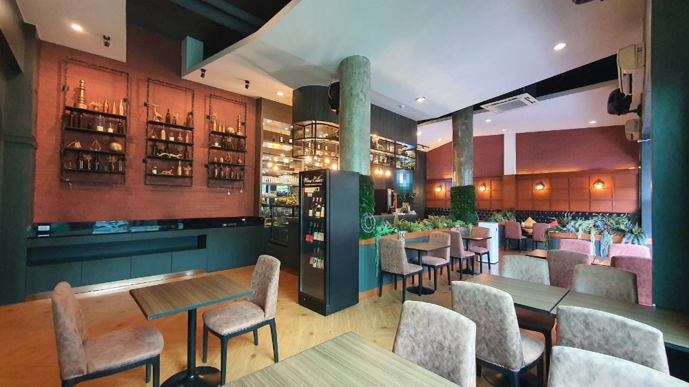 ขายกิจการโรงแรม & กิจการอพาร์ตเมนต์ลาดพร้าว เซ็นทรัลลาดพร้าว : ขายโรงแรม 3 ดาว ใจกลางเมือง ใกล้ 5 แยกลาดพร้าว สวนจตุจักร เซ็นทรัลลาดพร้าว ปัจจุบันเปิดบริการอยู่ ลูกค้าต่างชาติและคนไทย โรงแรมแวดล้อมด้วยออฟฟิศ สำนักงาน ธนาคาร แหล่งชุมชน การเดินทางสะดวก