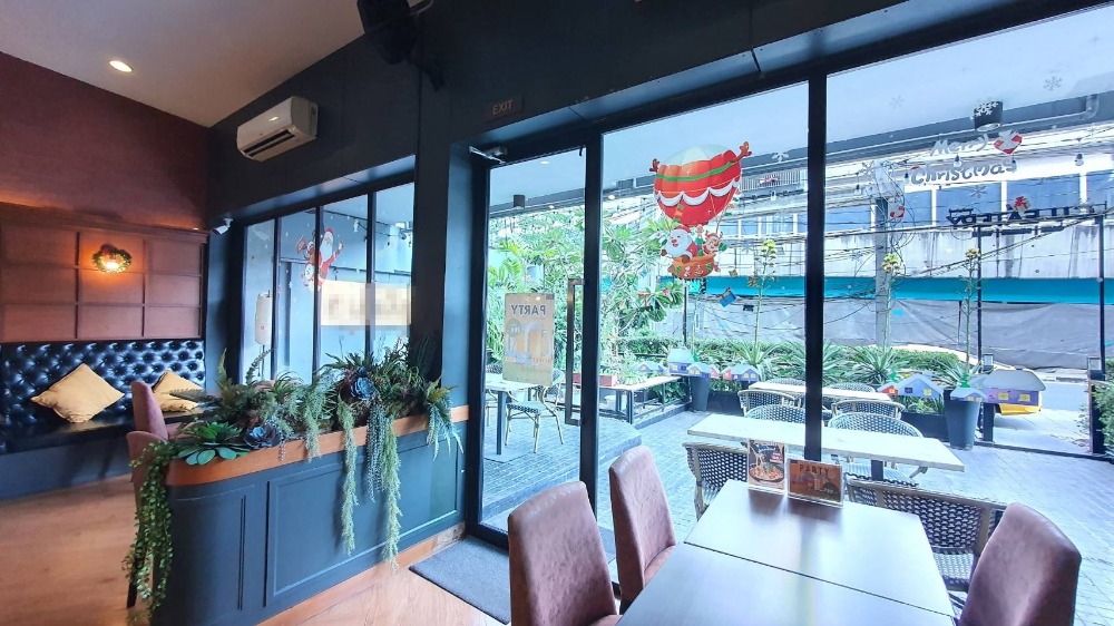 ขายกิจการโรงแรม & กิจการอพาร์ตเมนต์ลาดพร้าว เซ็นทรัลลาดพร้าว : ขายโรงแรม 3 ดาว ใจกลางเมือง ใกล้ 5 แยกลาดพร้าว สวนจตุจักร เซ็นทรัลลาดพร้าว ปัจจุบันเปิดบริการอยู่ ลูกค้าต่างชาติและคนไทย โรงแรมแวดล้อมด้วยออฟฟิศ สำนักงาน ธนาคาร แหล่งชุมชน การเดินทางสะดวก