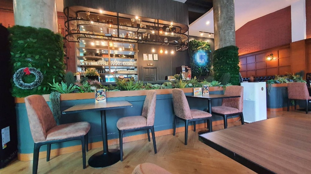 ขายกิจการโรงแรม & กิจการอพาร์ตเมนต์ลาดพร้าว เซ็นทรัลลาดพร้าว : ขายโรงแรม 3 ดาว ใจกลางเมือง ใกล้ 5 แยกลาดพร้าว สวนจตุจักร เซ็นทรัลลาดพร้าว ปัจจุบันเปิดบริการอยู่ ลูกค้าต่างชาติและคนไทย โรงแรมแวดล้อมด้วยออฟฟิศ สำนักงาน ธนาคาร แหล่งชุมชน การเดินทางสะดวก