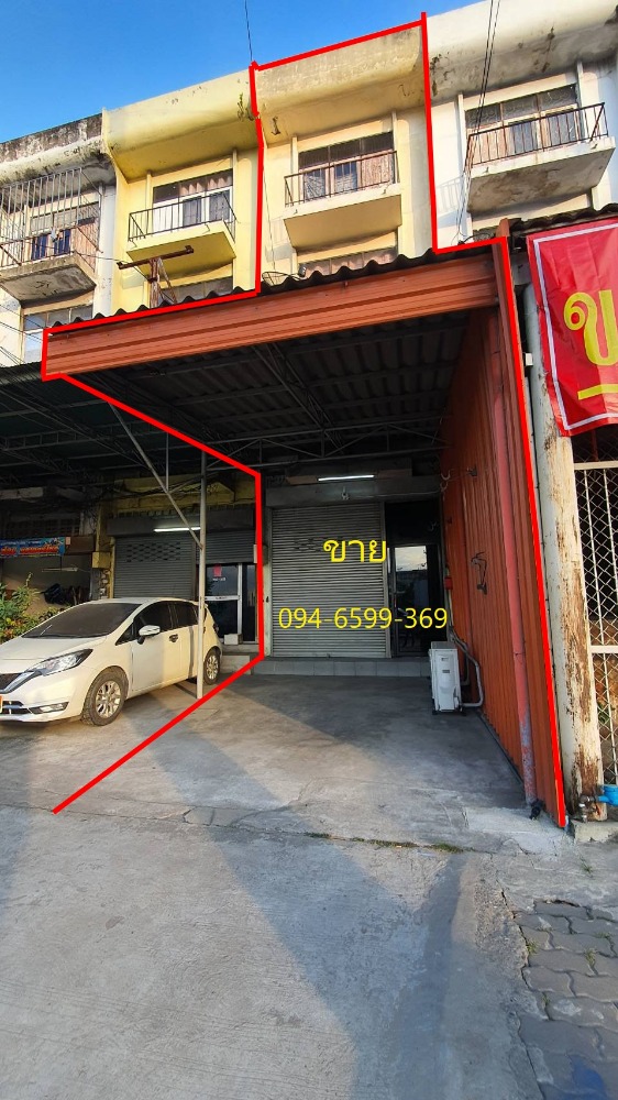 For SaleShop HouseSamut Prakan,Samrong : Commercial building for sale, 4 floors + rooftop, next to Sukhumvit Road. Near Wat Trai Samakkhi Erawan Museum, BTS Pu Chao, Kanchanaphisek Road, Industrial Ring Road, Bangna, Rama 2, building suitable for an office. Online distribution center or doing bu