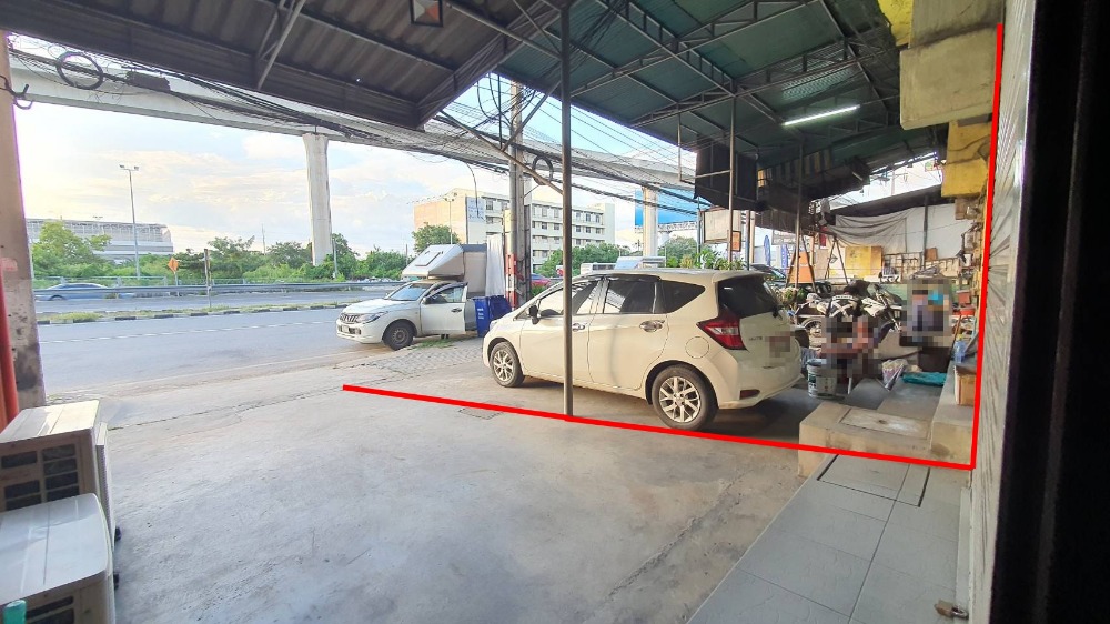 For SaleShop HouseSamut Prakan,Samrong : Commercial building for sale, 4 floors + rooftop, next to Sukhumvit Road. Near Wat Trai Samakkhi Erawan Museum, BTS Pu Chao, Kanchanaphisek Road, Industrial Ring Road, Bangna, Rama 2, building suitable for an office. Online distribution center or doing bu