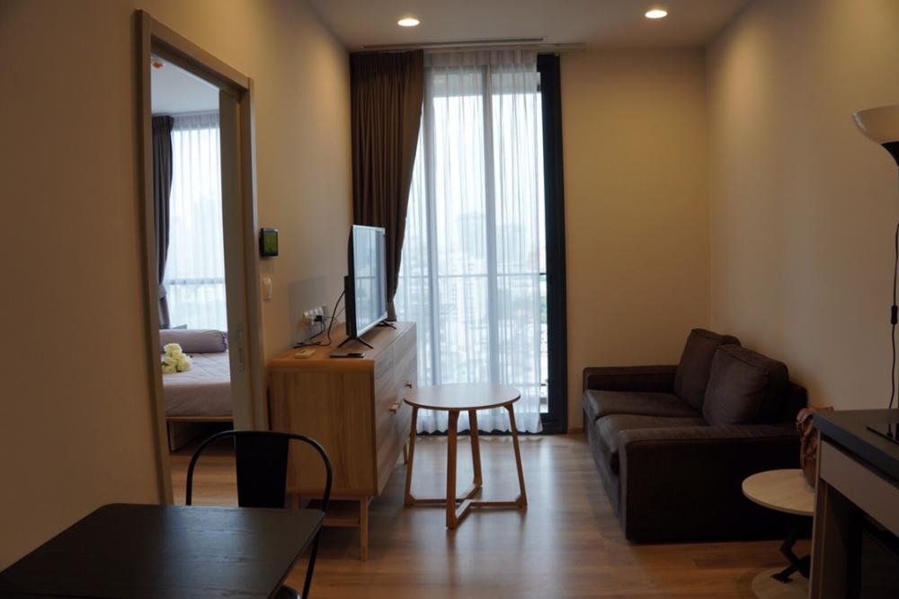 ให้เช่าคอนโดสุขุมวิท อโศก ทองหล่อ : For rent Oka Haus condominium, Sukhumvit 36, near BTS Thonglor, complete furniture and appliances, ready to move in 28 Feb 2026