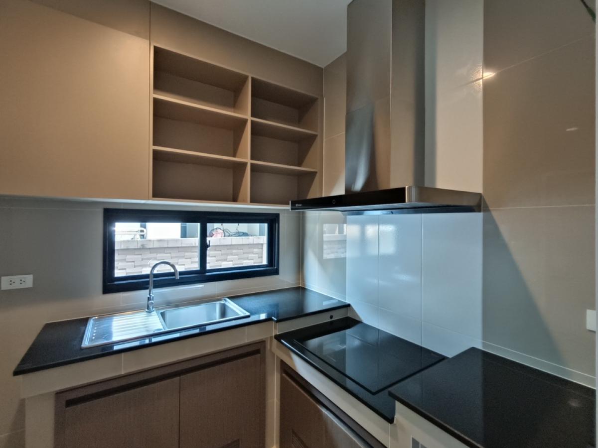 For RentHousePathum Thani,Rangsit, Thammasat : Single house for rent, Setthasiri, Wongwaen-Lam Luk Ka, Lam Luk Ka Road, Pathum Thani, beautiful house, good society