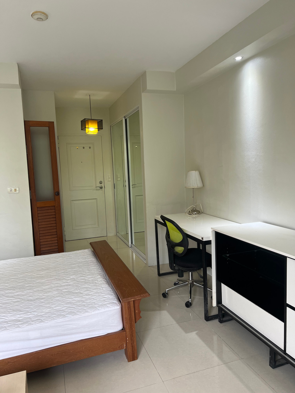 ให้เช่าคอนโดพระราม 9 เพชรบุรีตัดใหม่ RCA : ให้เช่าคอนโดไอเฮาส์ พระราม9 RCA