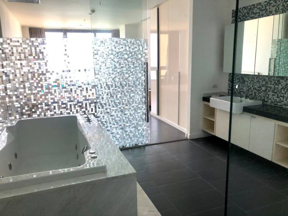 For RentCondoPattaya, Bangsaen, Chonburi : For rent Northpoint Pattaya 2 bed fully furnsihed ready to move in, Hight floor