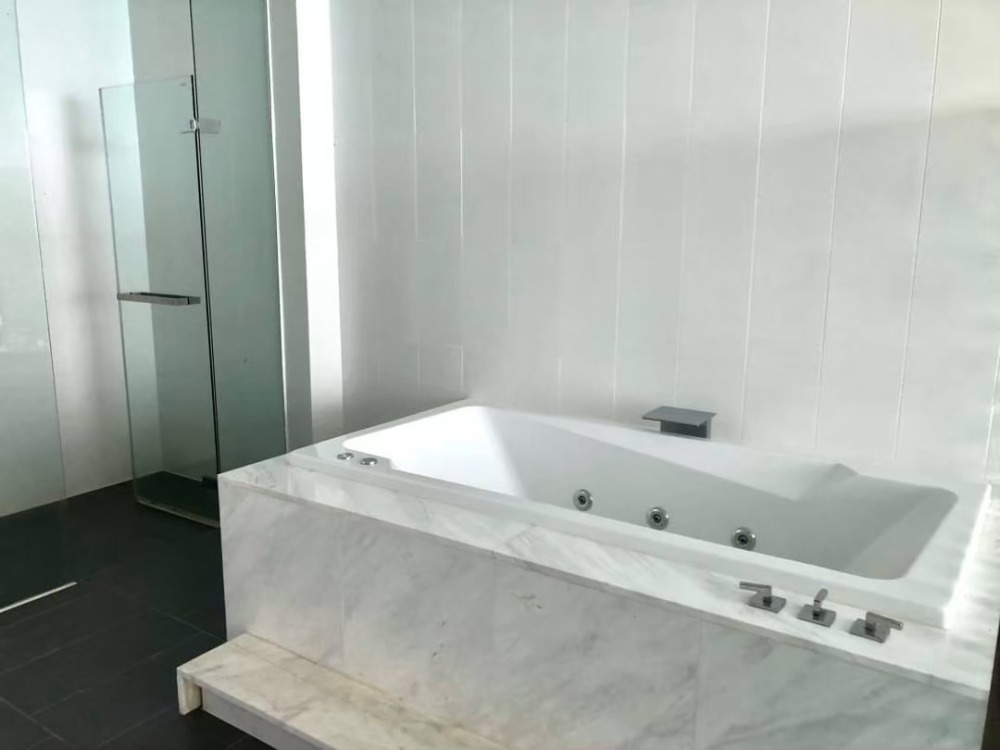 For RentCondoPattaya, Bangsaen, Chonburi : For rent Northpoint Pattaya 2 bed fully furnsihed ready to move in, Hight floor