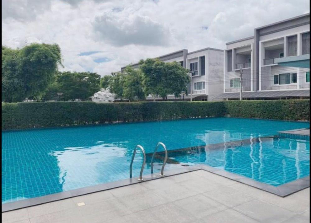 For RentTownhomePattanakan, Srinakarin : 3 bedroom house at The exclusive Pattanakarn 44.