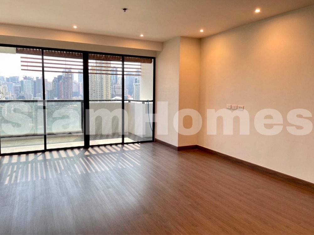 For RentCondoSukhumvit, Asoke, Thonglor : PET FRIENDLY and Newly renovated Spacious Duplex for rent