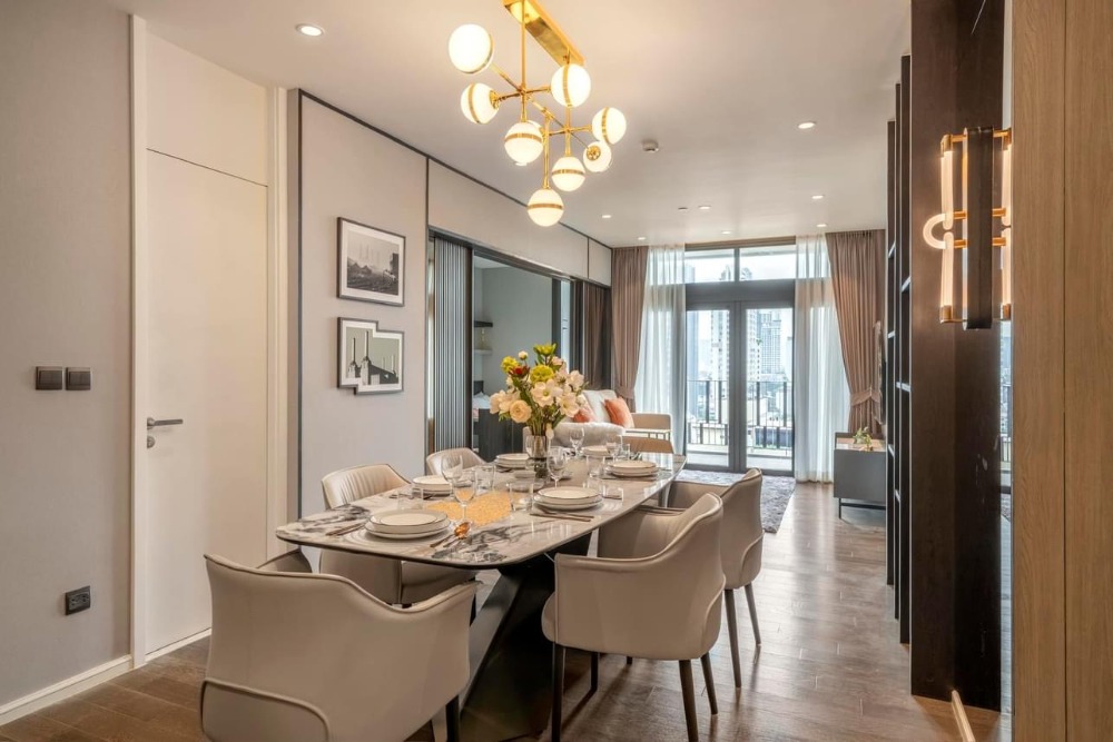 For SaleCondoSukhumvit, Asoke, Thonglor : 👍Sell at lost, still in good condition, fully furnished at Muniq Sukhumvit 23, luxurious condo, pet-friendly, with a green natural view, near BTS Asoke.