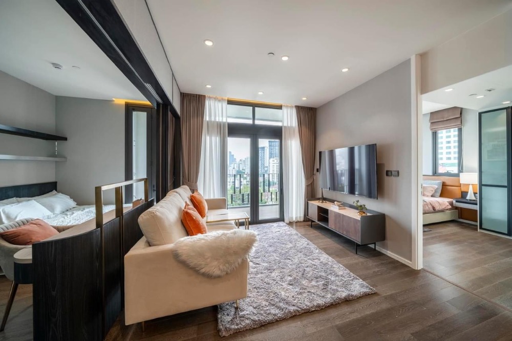 For SaleCondoSukhumvit, Asoke, Thonglor : 👍Sell at lost, still in good condition, fully furnished at Muniq Sukhumvit 23, luxurious condo, pet-friendly, with a green natural view, near BTS Asoke.