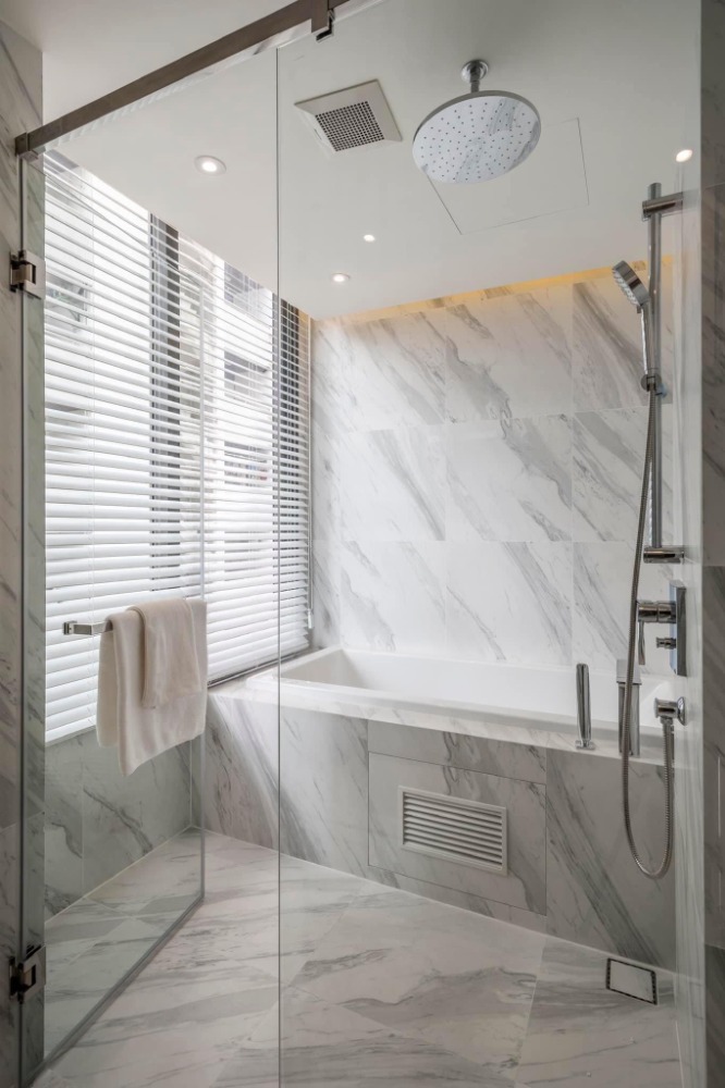 For SaleCondoSukhumvit, Asoke, Thonglor : 👍Sell at lost, still in good condition, fully furnished at Muniq Sukhumvit 23, luxurious condo, pet-friendly, with a green natural view, near BTS Asoke.