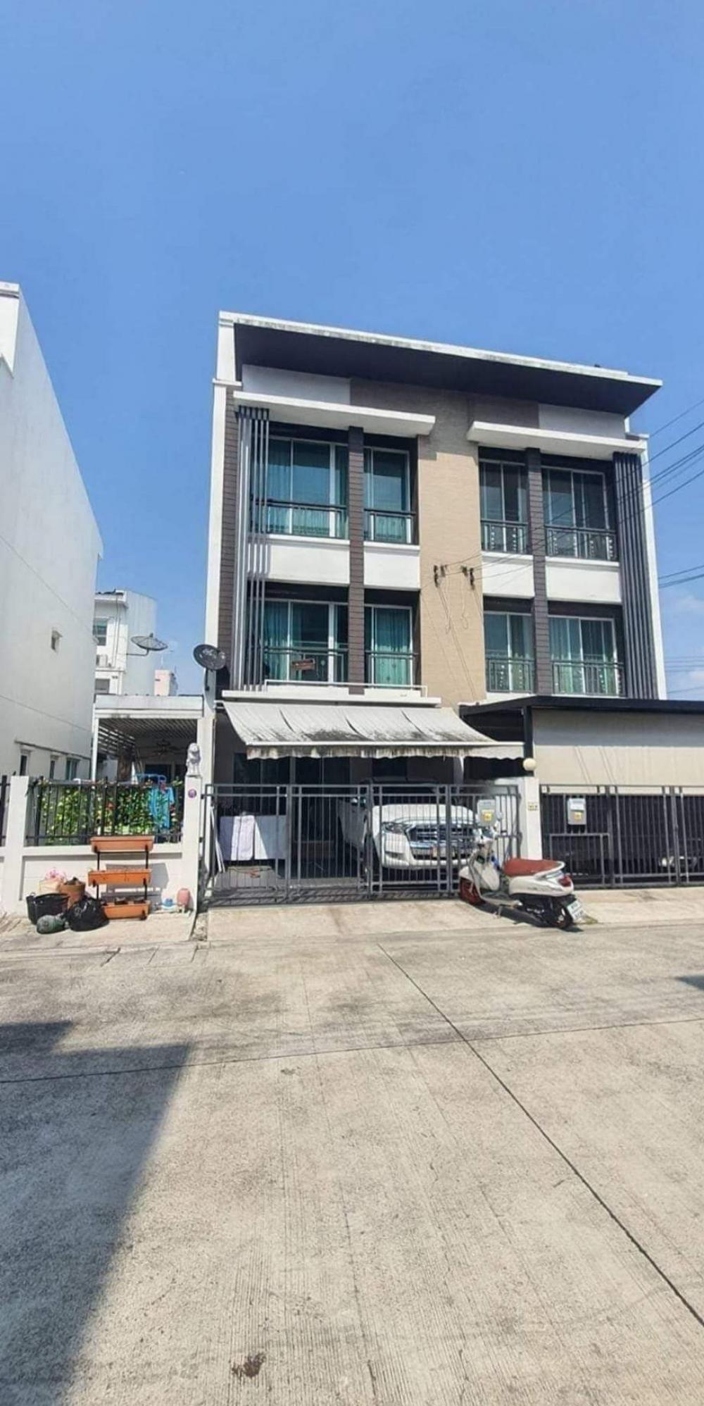 ให้เช่าทาวน์โฮมโชคชัย4 ลาดพร้าว71 : ให้เช่า ทาวน์โฮม 3 ชั้น บ้านกลางเมือง โชคชัย 4