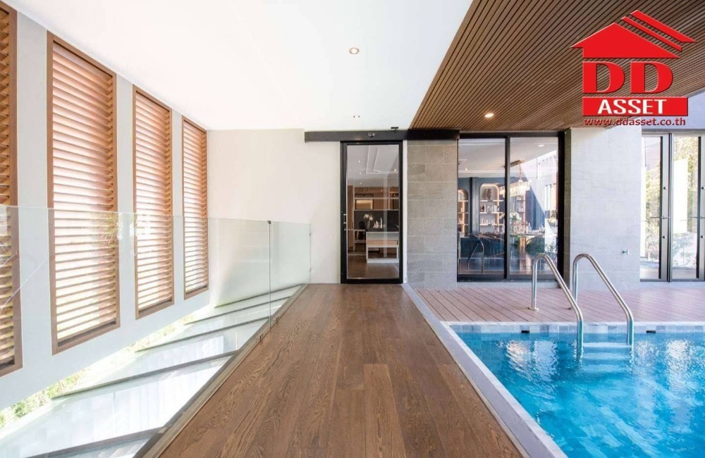 ขายบ้านลาดกระบัง สุวรรณภูมิ : Bibury Village Srinakharin ไบบิวรี่ วิลเลจ ศรีนครินทร์ บ้านหรู 4 ชั้น พร้อมลิฟต์ พร้อมสระว่ายน้ำ รหัส H8020