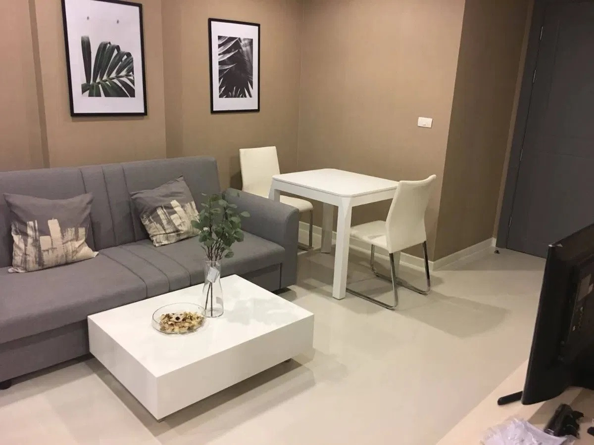 🔥For sale!! Condo Elements Srinakarin Loading...