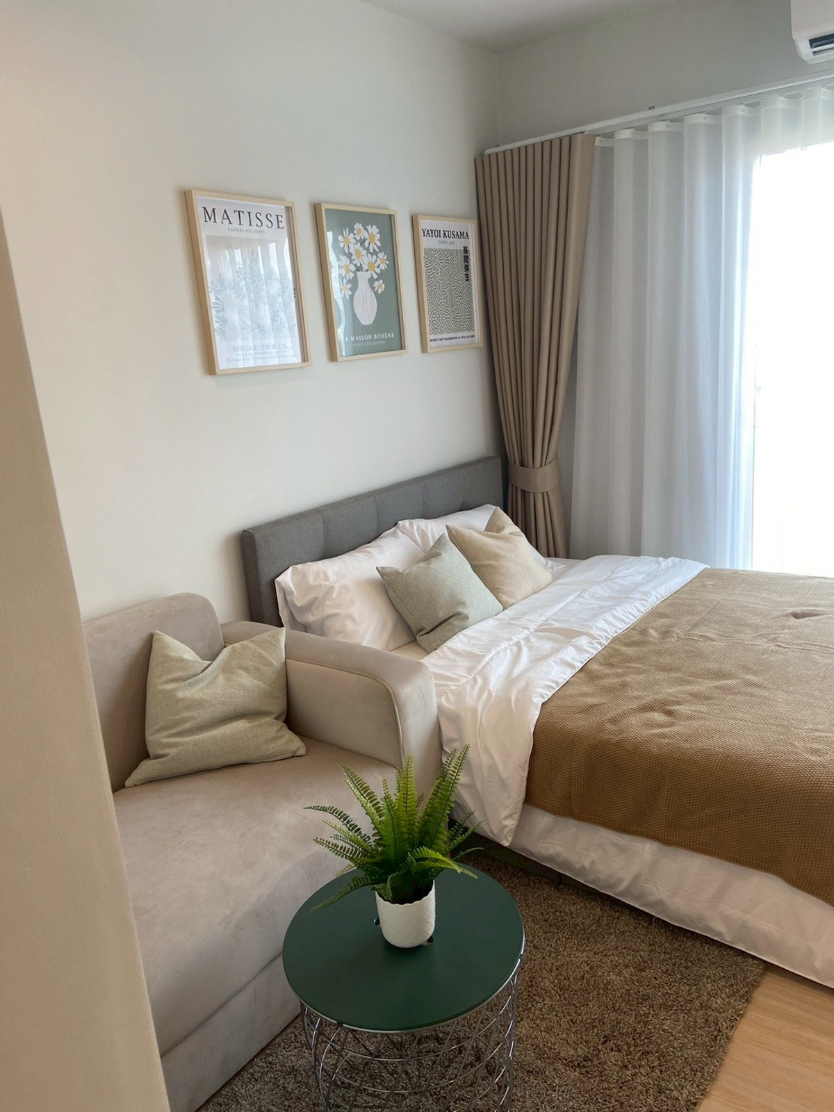 For RentCondoThaphra, Talat Phlu, Wutthakat : Condo for rent near BTS Wutthakat Sathorn, beautiful room, luxurious common area, friendly price, complete with electrical appliances.