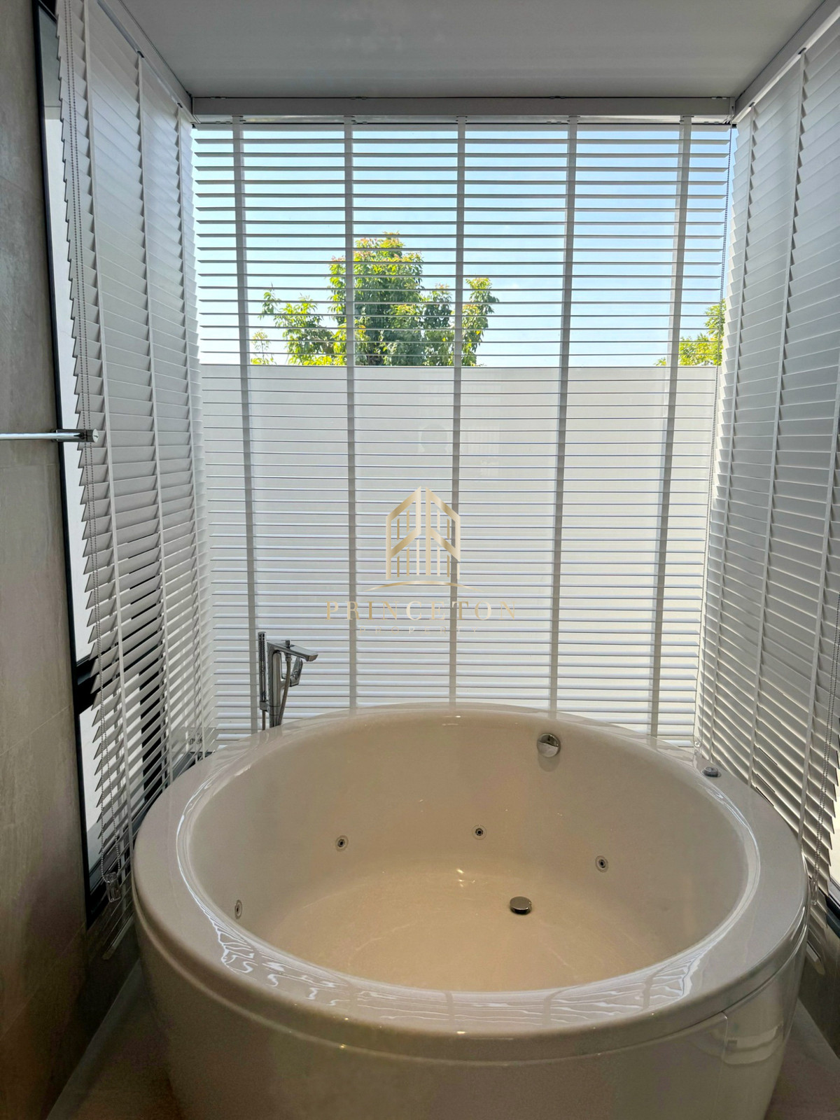 ให้เช่าบ้านพัฒนาการ ศรีนครินทร์ : ให้เช่าบ้าน มอลตัน เกทส์ กรุงเทพกรีฑา บ้านไซร์ใหญ่สุด📞092-4252445 Malton Gates - Krungthep Kreetha