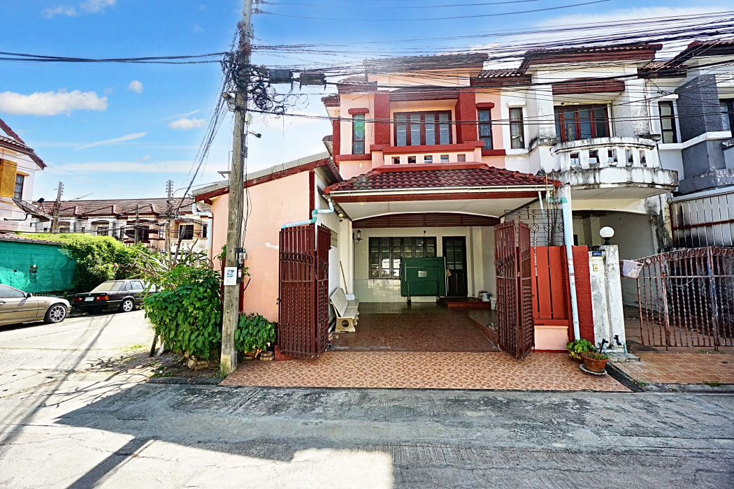 For SaleTownhomePathum Thani,Rangsit, Thammasat : Townhome for sale, Baan Busarin Rangsit Khlong 2, 130 sqm., 32 sqw, 2 bedrooms, 2 bathrooms, Kitchen Garage Storage, Good Condition