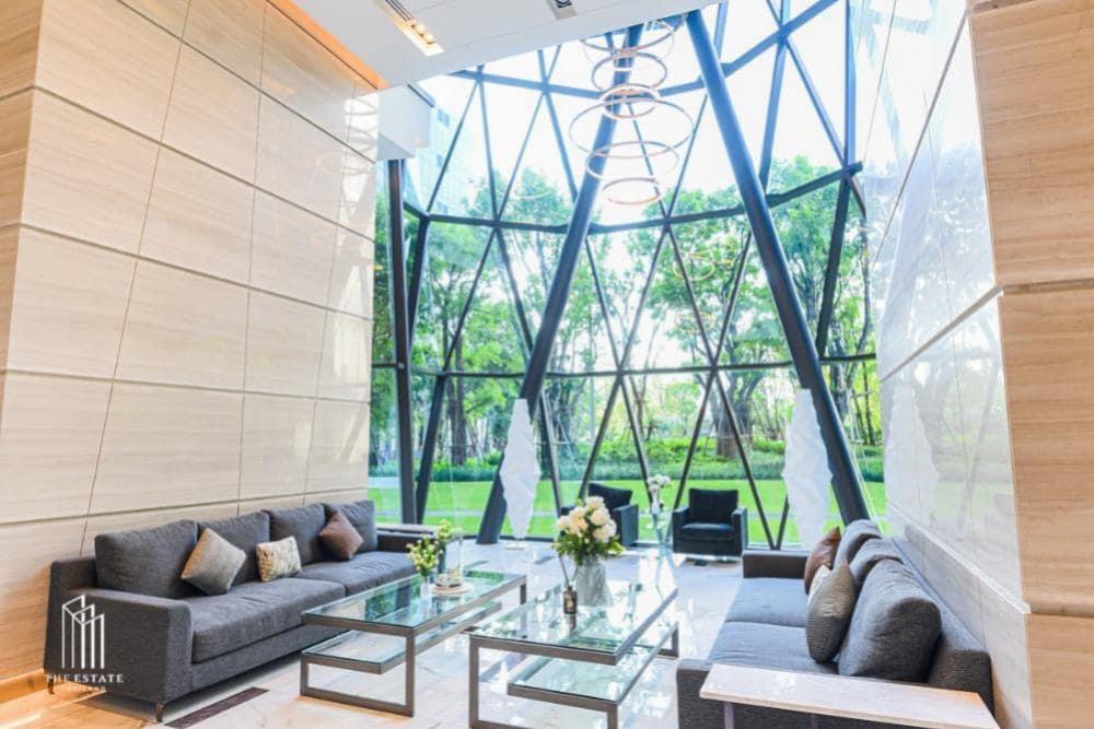 ขายคอนโดอ่อนนุช อุดมสุข : Whizdom Essence Sukhumvit 101 for sale with tenantNear Punnawithi BTS1 bedroom
