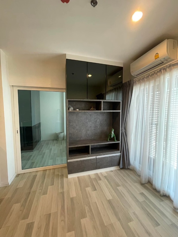 ขายคอนโดสาทร นราธิวาส : ขายด่วน📌The Key Sathorn - Charoenrat 📌 เฟอร์นิเจอร์บิวท์อิน เครื่องใช้ไฟฟ้าครบ เดินทางสะดวก ใกล้ BTS สุรศักดิ์