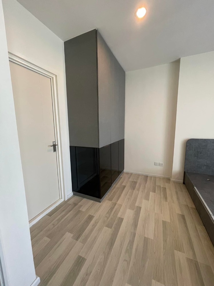 ขายคอนโดสาทร นราธิวาส : ขายด่วน📌The Key Sathorn - Charoenrat 📌 เฟอร์นิเจอร์บิวท์อิน เครื่องใช้ไฟฟ้าครบ เดินทางสะดวก ใกล้ BTS สุรศักดิ์