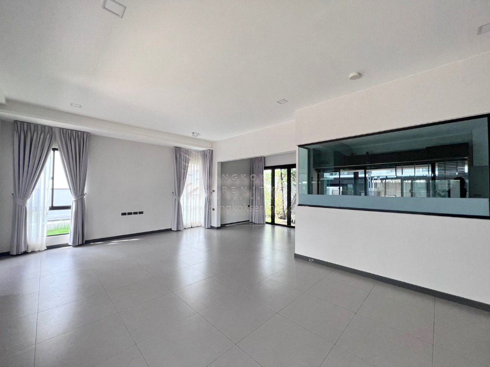 For RentHouseBangna, Bearing, Lasalle : Pet Friendly Townhome for rent at Vive Bangna Km.7