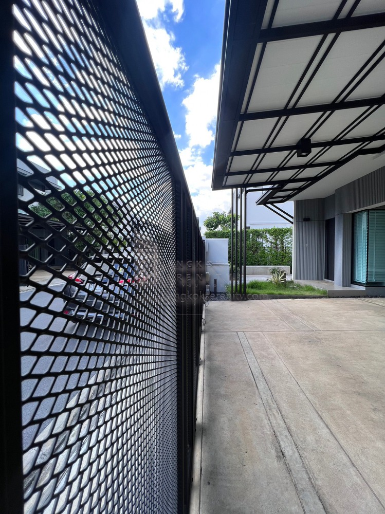 For RentHouseBangna, Bearing, Lasalle : Pet Friendly Townhome for rent at Vive Bangna Km.7