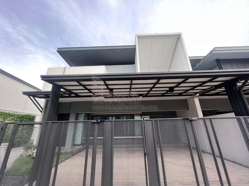 For RentHouseBangna, Bearing, Lasalle : Pet Friendly Townhome for rent at Vive Bangna Km.7