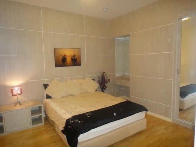 For RentCondoWongwianyai, Charoennakor : For rent 🎉Baan Sathorn Chaopraya🎉 Luxury condo along the Chao Phraya River, 2 bedrooms, fully furnished and electrical appliances. Next to Saphan Taksin, near Icon Siam.