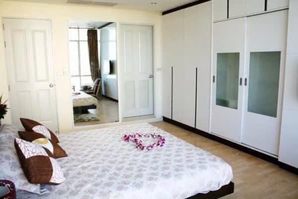 For RentCondoWongwianyai, Charoennakor : For rent 🎉Baan Sathorn Chaopraya🎉 Luxury condo along the Chao Phraya River, 2 bedrooms, fully furnished and electrical appliances. Next to Saphan Taksin, near Icon Siam.