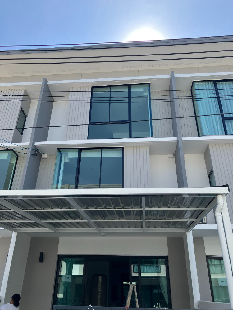 ให้เช่าทาวน์โฮมสมุทรปราการ สำโรง : พร้อมเข้าอยู่ ติดMaga Bangna D-Prep  International school บ้านใหม่กริบ ทาวน์โอม 4 นอน 3 น้ำ สองที่จอด พร้อมเฟอร์