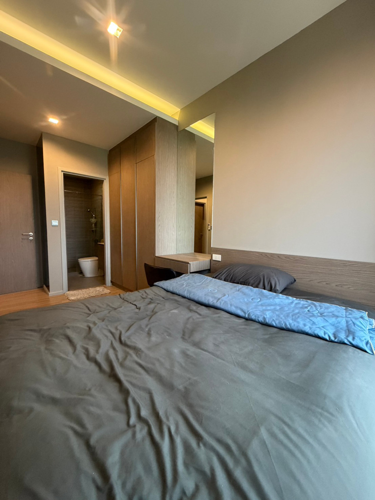 For RentCondoSapankwai,Jatujak : Condo M Jatujak, Pet friendly, only 38,000 baht, Ready to move in. Next to Chatuchak Park, Department of Transport, Saphan Khwai BTS, Chatuchak, Mo Chit, Fully furnished.