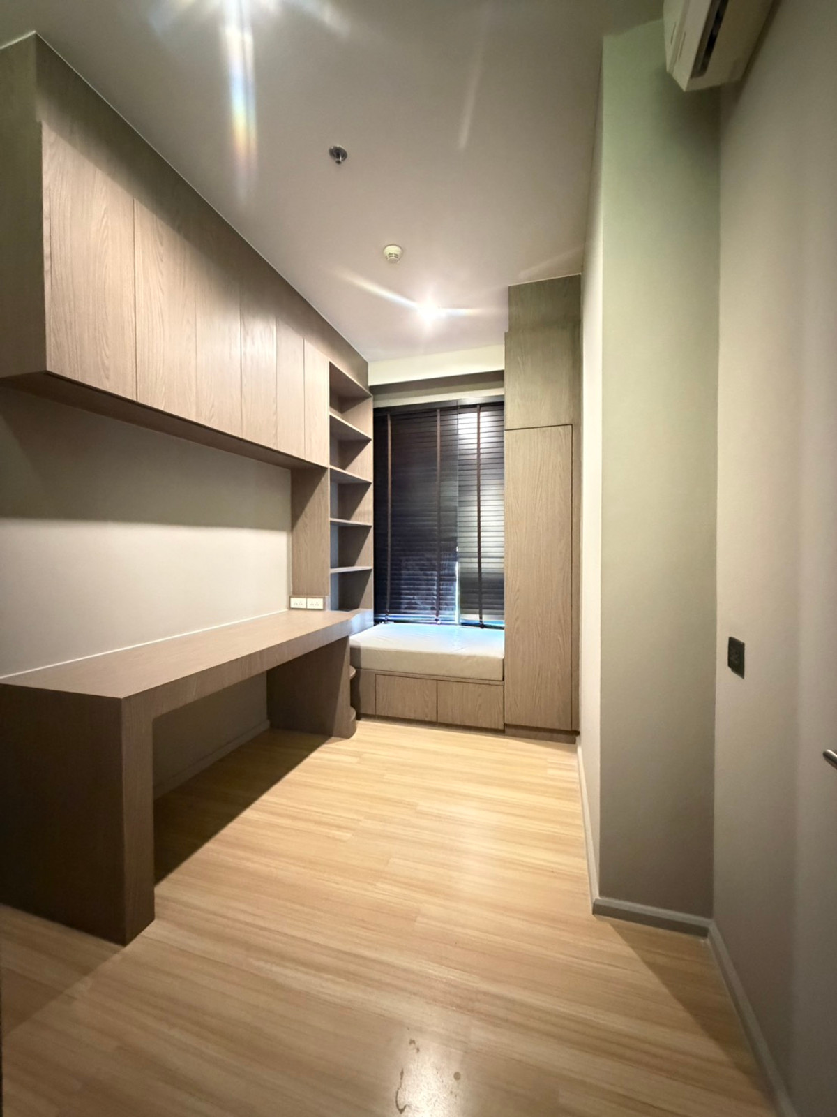 For RentCondoSapankwai,Jatujak : Condo M Jatujak, Pet friendly, only 38,000 baht, Ready to move in. Next to Chatuchak Park, Department of Transport, Saphan Khwai BTS, Chatuchak, Mo Chit, Fully furnished.