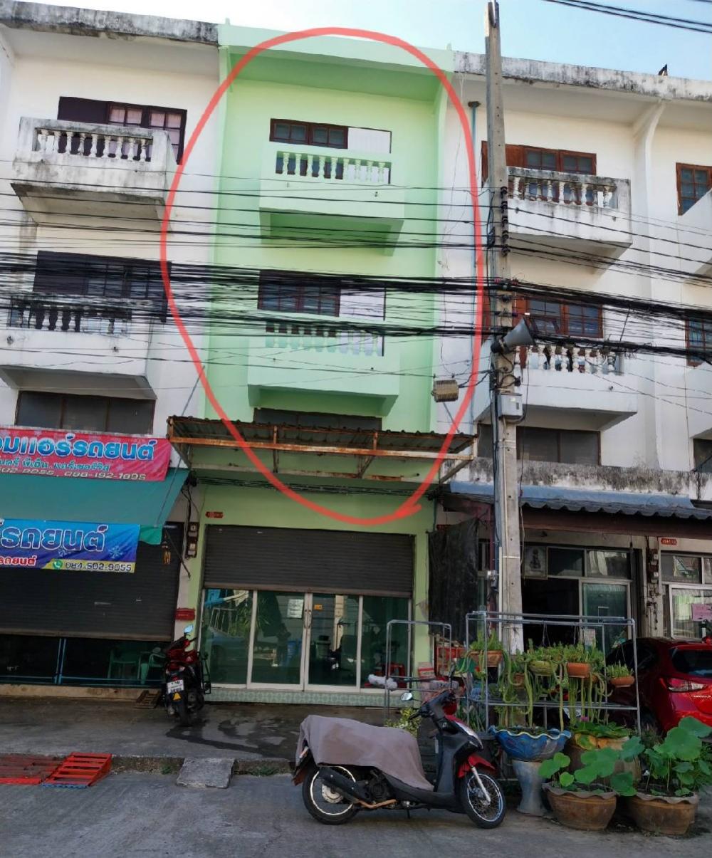 For SaleShop HousePathum Thani,Rangsit, Thammasat : Commercial building for sale, Benjasap Khlong 6 Project, 3 floors, with mezzanine, 16 sq m., 2 bedrooms, 2 bathrooms.