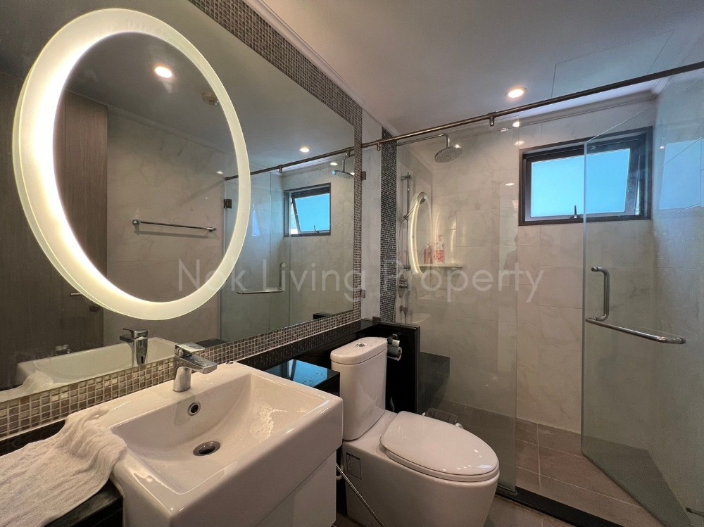 For RentCondoSukhumvit, Asoke, Thonglor : Condo for rent, Supalai Oriental Sukhumvit 39, 2 bedrooms, 1 bathroom, corner room, like new, ready to move in.